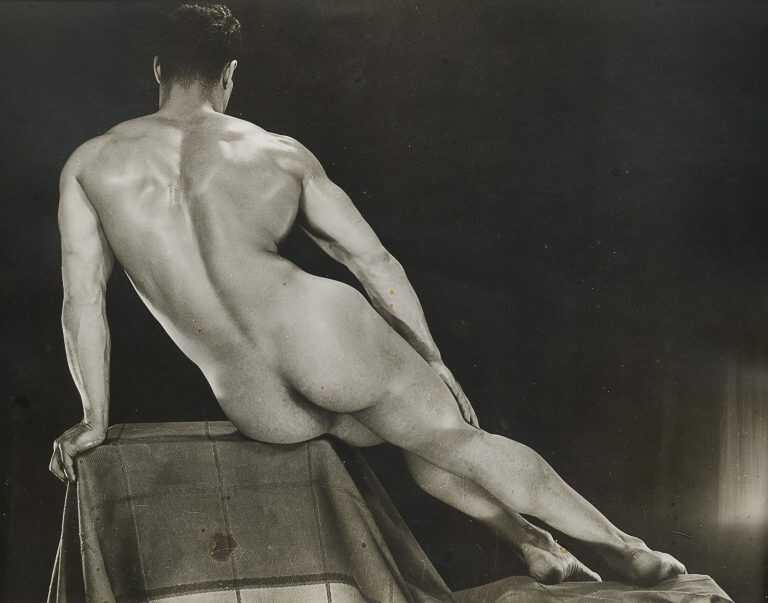 Photograph by Alonzo Hanagan (Lon of New York): [Untitled Model from the Rear], available at Childs Gallery, Boston