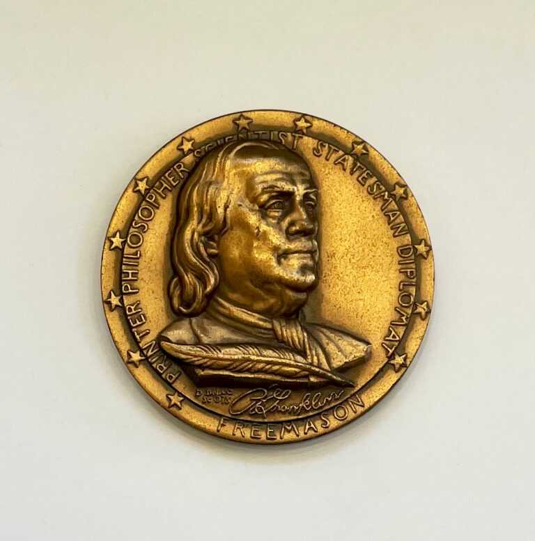 Sculpture by Donald De Lue: Benjamin Franklin – Grand lodge of Pennsylvania Medal, available at Childs Gallery, Boston