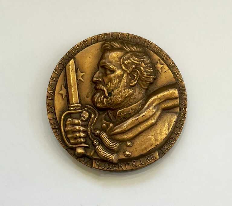 Sculpture by Donald De Lue: Robert E. Lee – Hall of Fame for Great Americans Medal, available at Childs Gallery, Boston