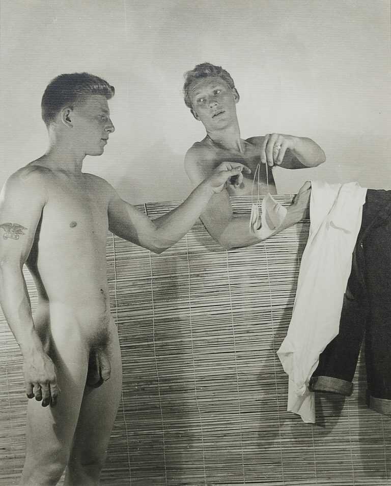 Photograph by Ralph Kelly: [Unidentified Models Sharing a Posing Strap], available at Childs Gallery, Boston